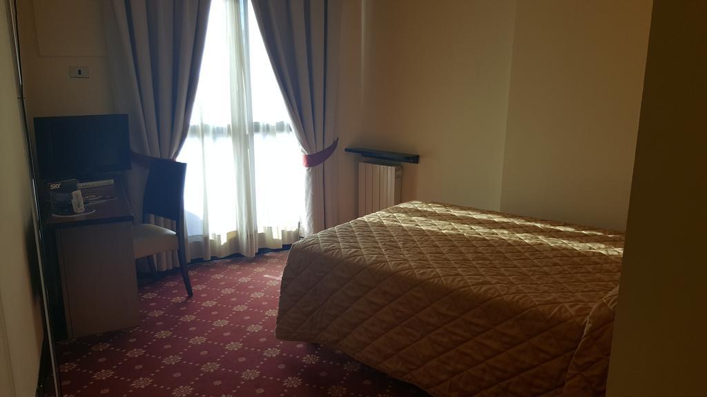 Ch Hotel Giada Inn Arese Exterior photo