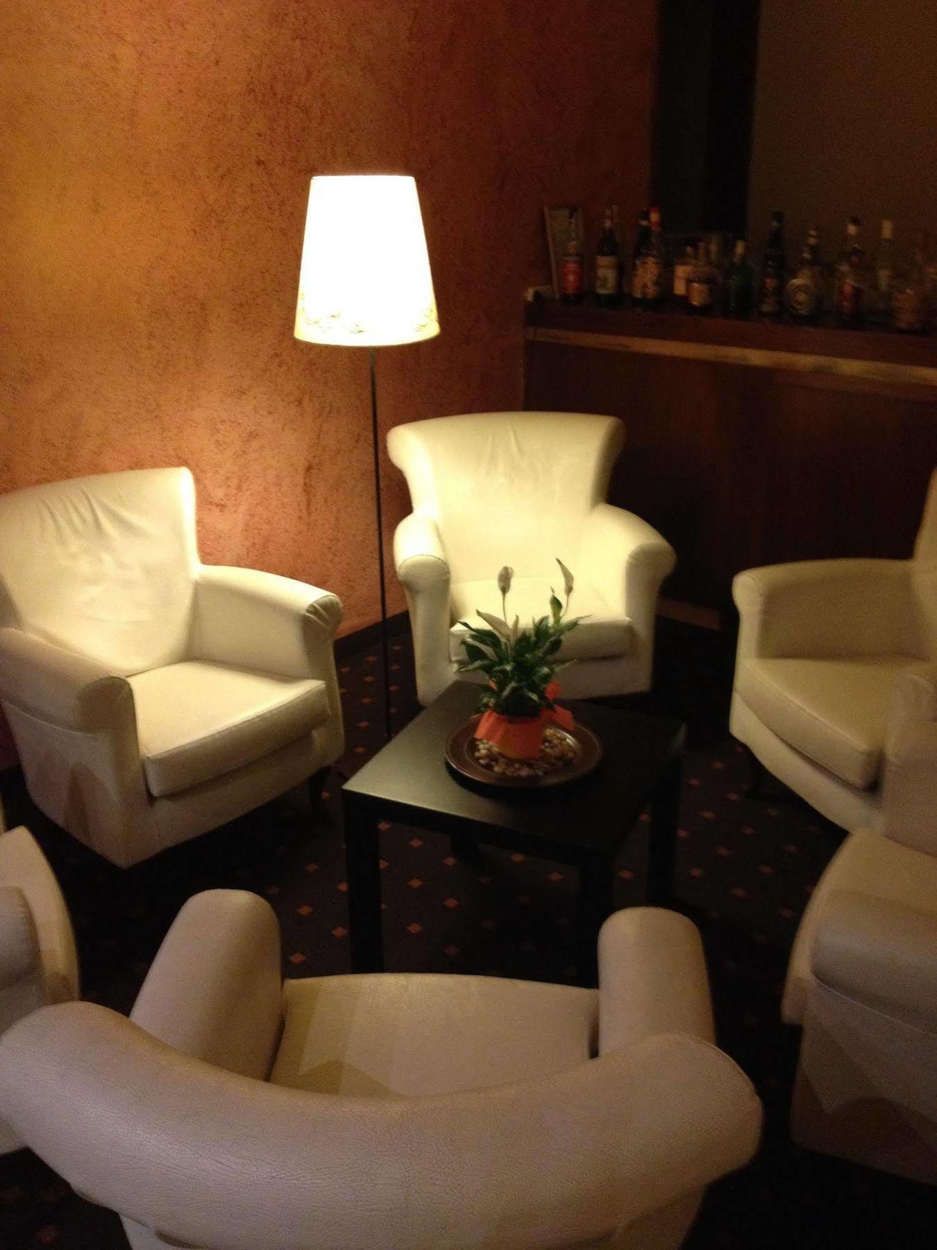 Ch Hotel Giada Inn Arese Exterior photo